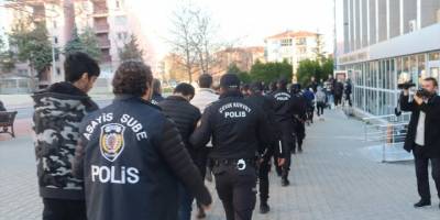 Denizli'de depremzedeleri konteyner satma vaadiyle dolandıran 17 zanlı yakalandı