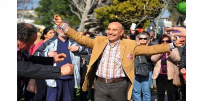 Şarkılı türkülü İktisat Kongresi!