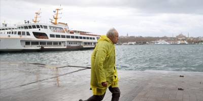 İstanbul’da lodos nedeniyle bazı vapur seferleri yapılamıyor