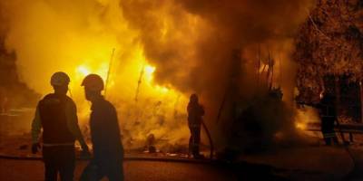 Anadolu Otoyolu'nda iplik taşıyan tırın dorsesi yandı