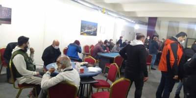 Otelin restoranında kumar oynayan 23 kişi yakalandı