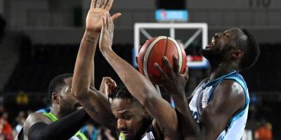 Türk Telekom: 98 - Manisa Büyükşehir Belediyespor: 84