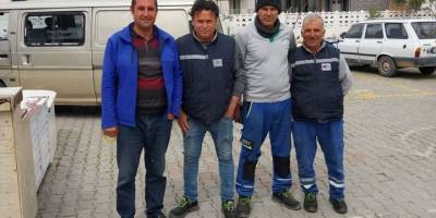 Muğla'da belediye işçisi, bulduğu 28 bin lirayı sahibine ulaştırdı