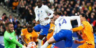 Fransa, Hollanda'yı farklı yendi