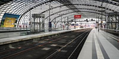 Almanya'da son 31 yılın en büyük grevi ulaşımı felç etti