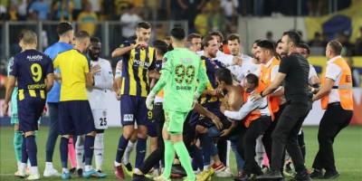 Beşiktaşlı futbolculara tekme atan sanığa 1 yıl 8 ay hapis