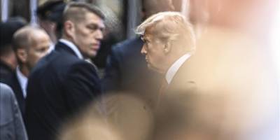 Eski ABD Başkanı Trump "sus payı" konusunda mahkemede kendisine yöneltilen 34 ayrı suçlamayı reddetti