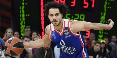 Anadolu Efes galibiyetle veda etti