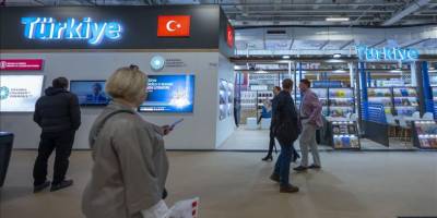 Türkiye'den 24 yayınevi Londra Kitap Fuarı'na katıldı