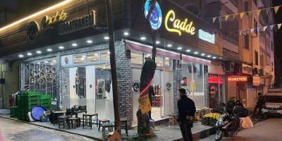 İzmir'de kıraathaneye düzenlenen silahlı saldırıda 1 kişi öldü, 5 kişi yaralandı