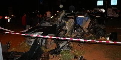 Denizli'de otomobili ile minibüsün çarpıştığı kazada 4 kişi öldü, 3 kişi yaralandı