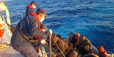 Didim açıklarında 51 düzensiz göçmen kurtarıldı