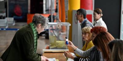 İzmir Adnan Menderes Havalimanı'nda oy verme işlemi başladı