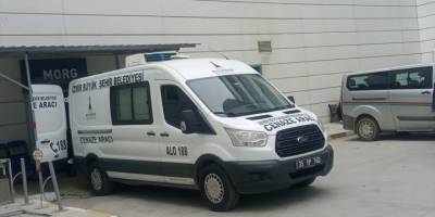 İzmir'de bir kişi, karısını tabancayla öldürdü