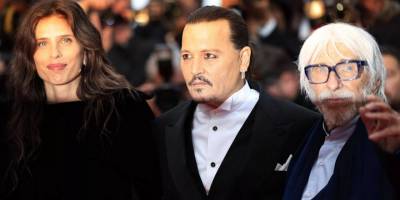Johnny Depp beyazperdeye Cannes'la döndü: 7 dakika boyunca alkışlandı, gözyaşlarını tutamadı