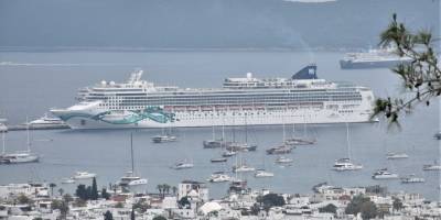 Bodrum'a iki kruvaziyerle 2 bin 528 yolcu geldi