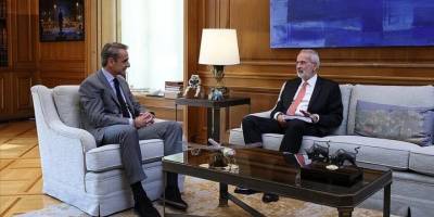 Yunanistan'da geçici hükümetin başbakanı yemin ederek göreve başladı