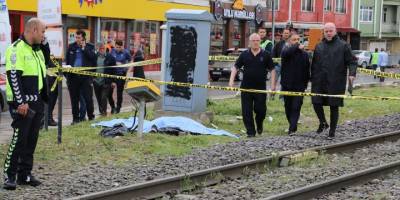 Kütahya'da hemzemin geçitte yolcu treninin çarptığı kişi öldü