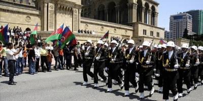Azerbaycan bağımsızlığının 105. yılını kutluyor