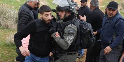 İsrail güçleri, işgal altındaki Batı Şeria'da 33 Filistinliyi gözaltına aldı