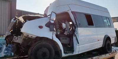 Bursa'da sporcuları taşıyan minibüsün kamyona çarpması sonucu 1 kişi öldü, 16 kişi yaralandı