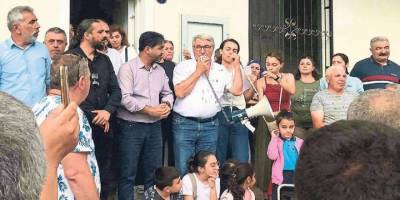 Muhtara atılan dayağı vatandaş affetmedi