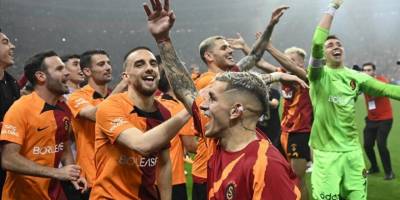 Galatasaray şampiyonluğunu derbi galibiyetiyle taçlandırdı