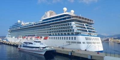 Kruvaziyer "Vista" Bodrum Limanı'na demirledi