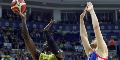 Anadolu Efes, seride durumu 1-1'e getirdi