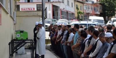 Kütahya'daki trafik kazasında ölen 2 lise öğrencisinin cenazesi defnedildi