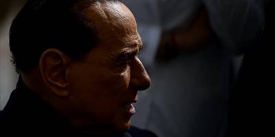 Eski İtalya Başbakanı Silvio Berlusconi hayatını kaybetti