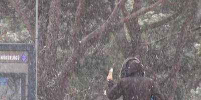 İstanbul'da beklenen kar yağışı etkili oldu: Lapa lapa kar yağdı