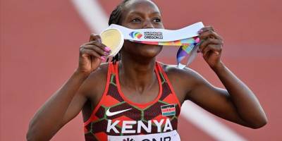 Aynı hafta 2 dünya rekoru kıran Kenyalı atlet, ödülüyle babasına söz verdiği otomobili alacak