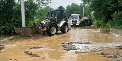 Düzce'de sağanak taşkına neden oldu
