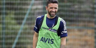 Gökhan Gönül, 38 yaşında futbolu bıraktı