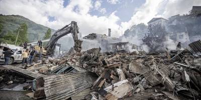 Erzurum'un Pazaryolu ilçesinde 12 ev yandı