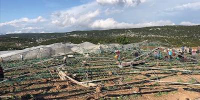 Mersin'de hortum, seralarda hasara neden oldu