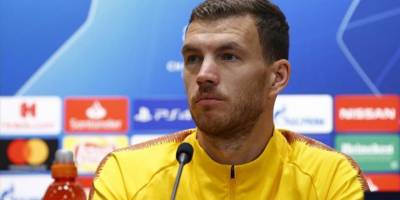 Fenerbahçe, Edin Dzeko'nun transfer görüşmeleri için İstanbul'a geleceğini duyurdu