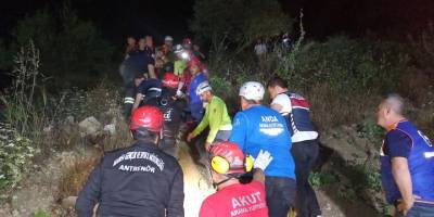 Manisa'da kanyondan düşerek yaralanan kişi kurtarıldı