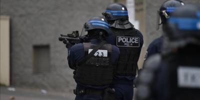 Fransa'daki protestolarda hafta sonu 1 kişinin plastik mermiyle öldürüldüğü açıklandı