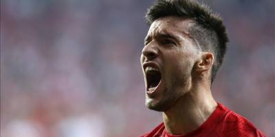 Fenerbahçe, milli futbolcu Umut Nayir ile 2+1 yıllık sözleşme imzaladı