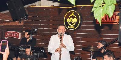 Hüsnü Şenlendirici Sığacık’ı şenlendirdi