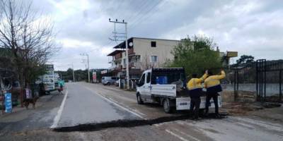 Buca'da bozulan yollarda tadilat çalışmaları