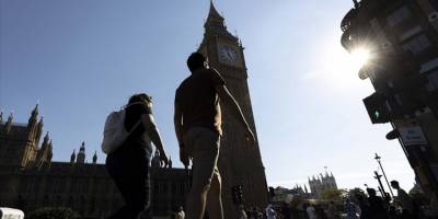 Avrupa'daki sıcak hava dalgası İngiltere'de kuvvetli rüzgar ve şiddetli yağmura yol açıyor