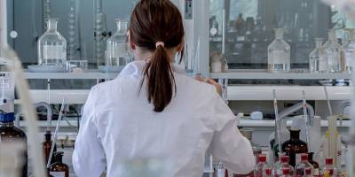 Araştırmacılar yaşlanmaya yol açan hücreleri yok edebilecek molekül keşfetti