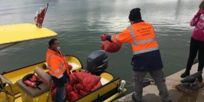 Kaçak avlanan 700 kilo akivades denize iade edildi