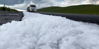 Ardahan'da sağanak ve dolu etkili oldu