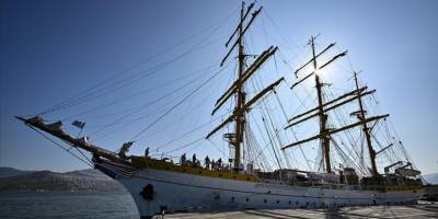 Romanya'nın yelkenli askeri eğitim gemisi İzmir'e geldi