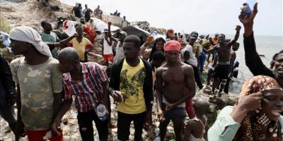 Tunus, Libya ve Cezayir sınırında mahsur kalan düzensiz göçmenlerin durumu belirsizliğini koruyor