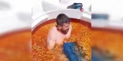 Manisa'da salamura zeytin tankında tepki çeken görüntüleri paylaşılan kişi yakalandı